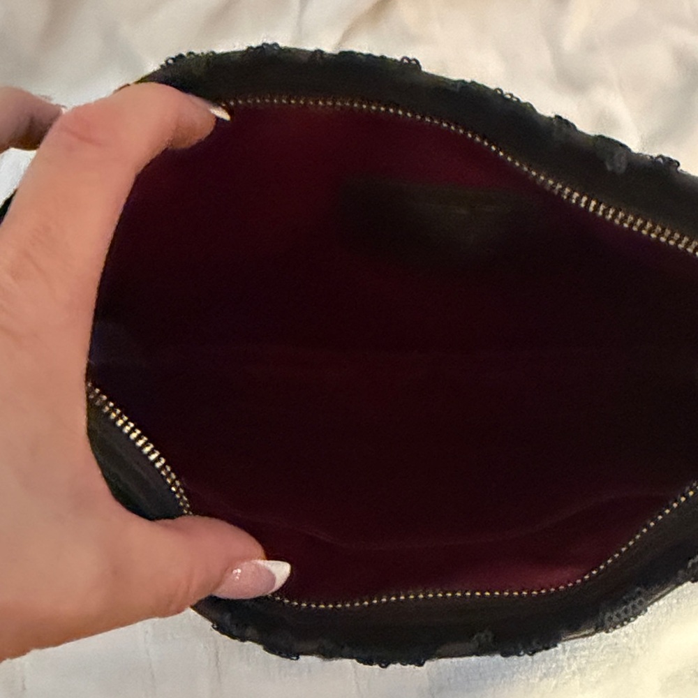 ✨ Coach Sequin Leopard Wristlet Clutch – Black/Burgundy – Style 26480 - Picture 3 of 4